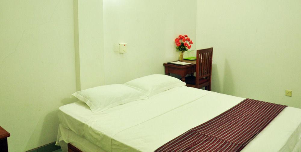 Oyo 290 Night Station Hotel Panadura Exterior photo