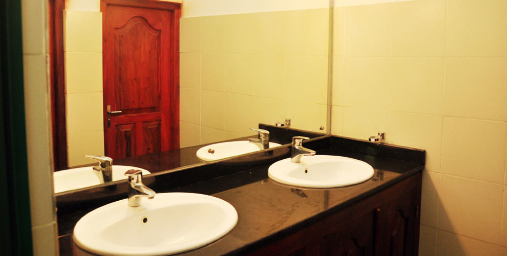 Oyo 290 Night Station Hotel Panadura Exterior photo