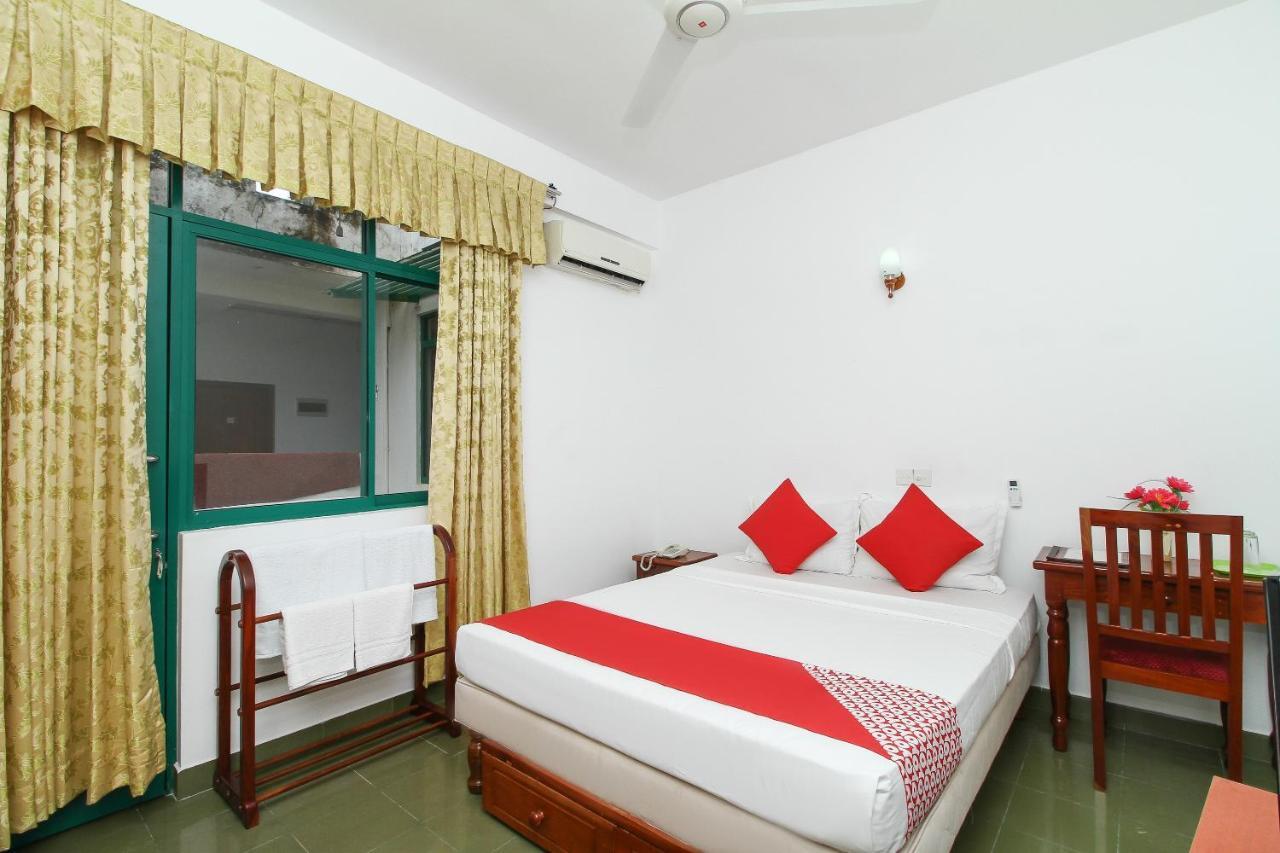 Oyo 290 Night Station Hotel Panadura Exterior photo
