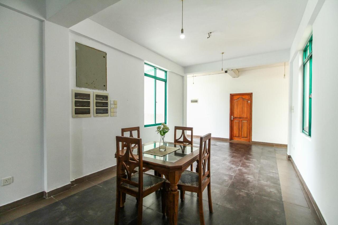Oyo 290 Night Station Hotel Panadura Exterior photo