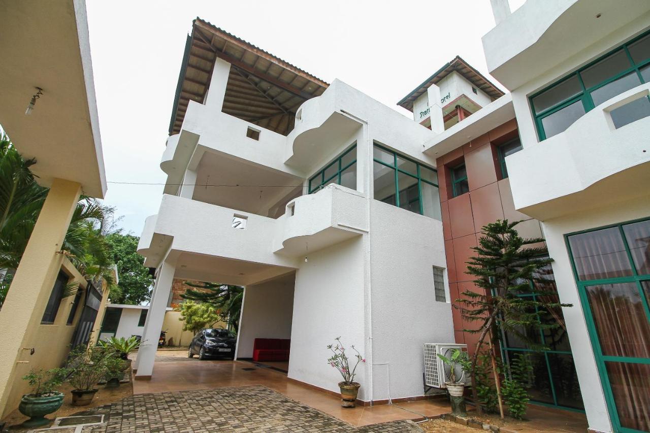 Oyo 290 Night Station Hotel Panadura Exterior photo